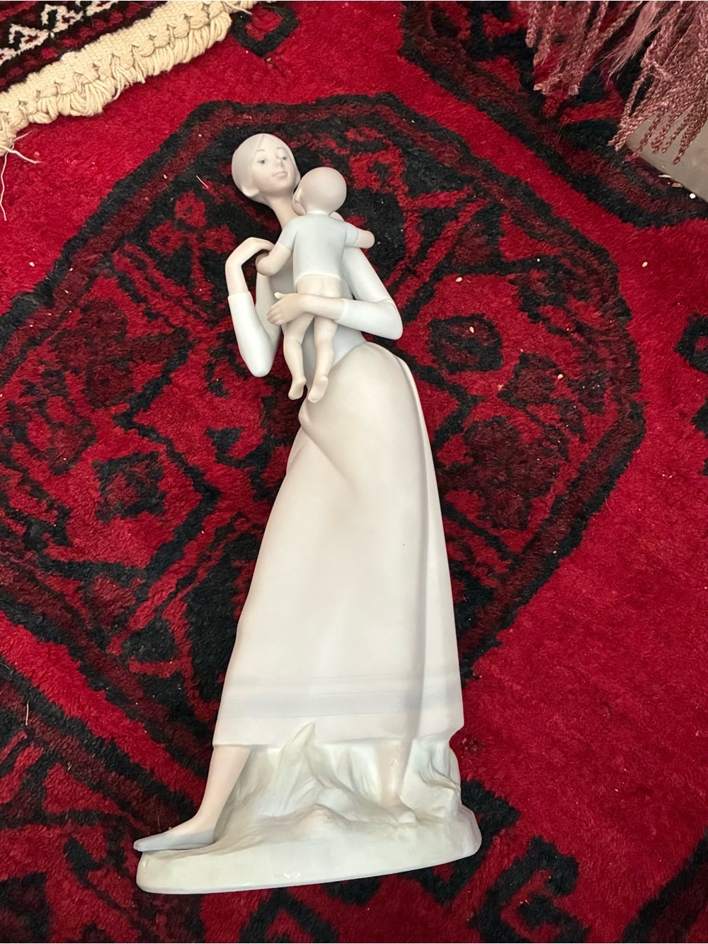 Lladro - A Mothers Embrace